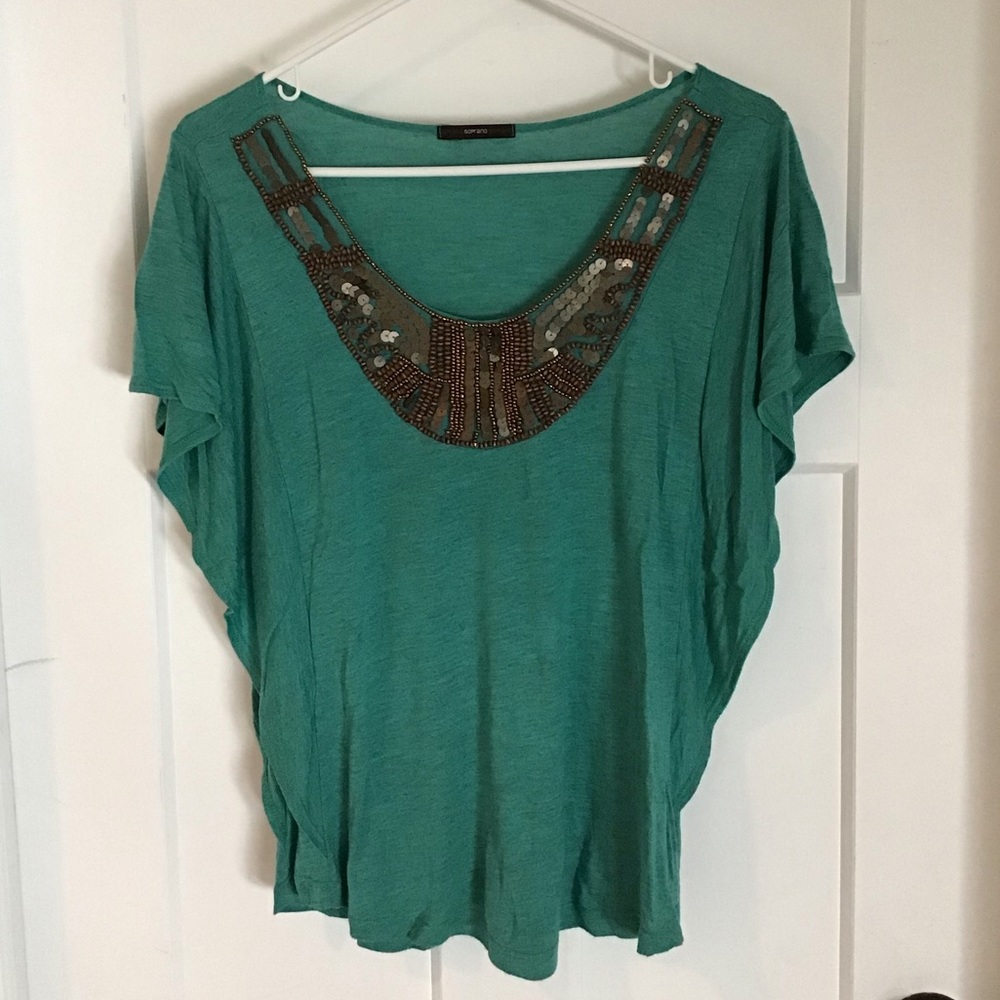 Short sleeve/butterfly sleeve shirt